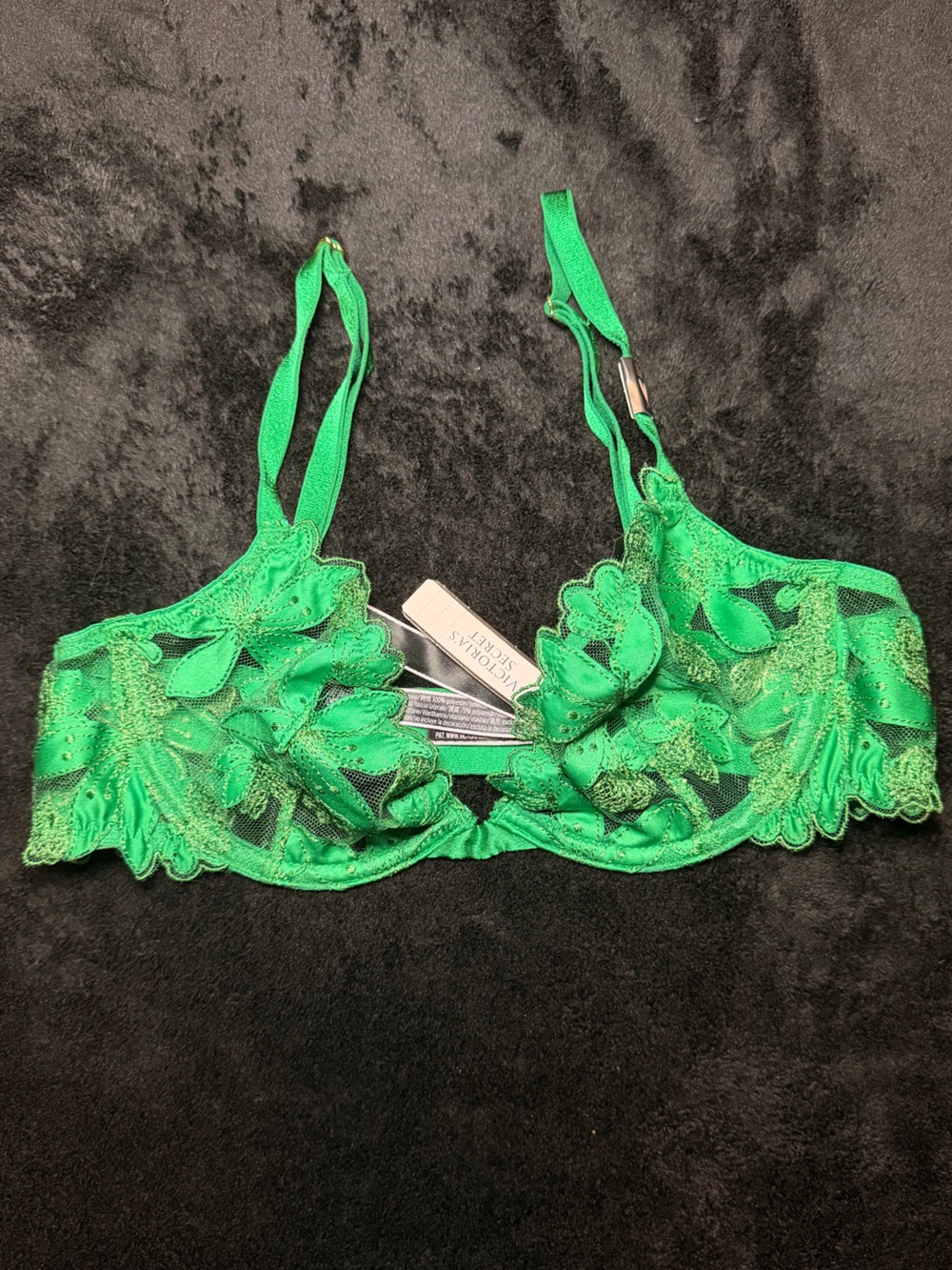 victoria’s secret bralette 💚